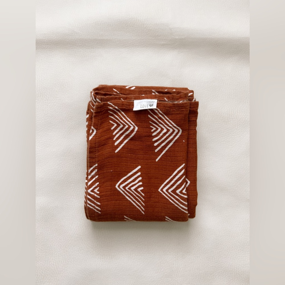 SpearmintLove Muslin Cotton Terracotta Swaddle EUC